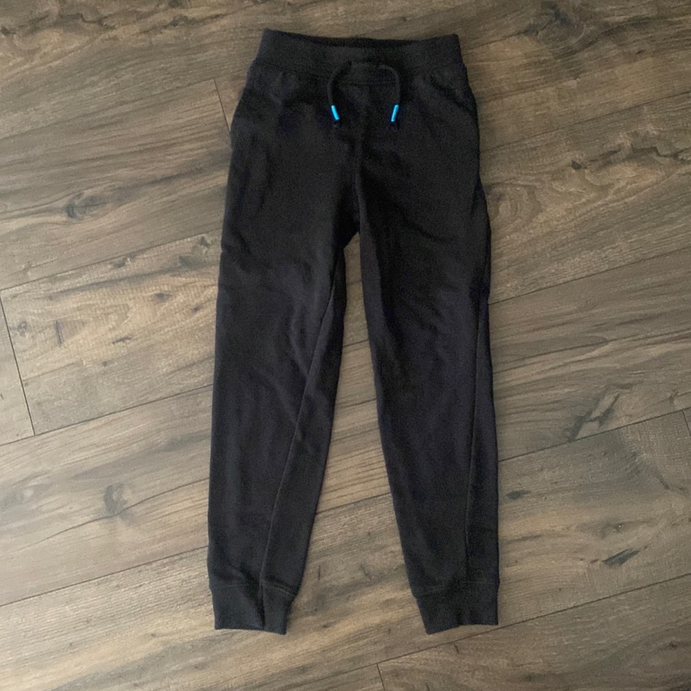 365 joggers size 7 with pockets and drawstring